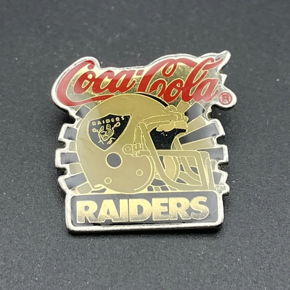 Vintage Coca-Cola Coke Los Angeles Raiders‎ Helmet NFL Football Lapel Hat Pin